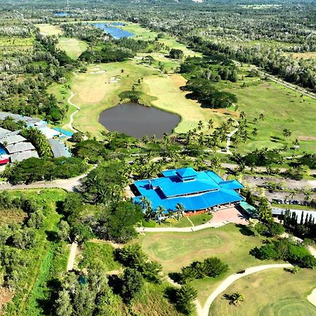 Artitaya Borneo Golf & Resort Papar Buitenkant foto