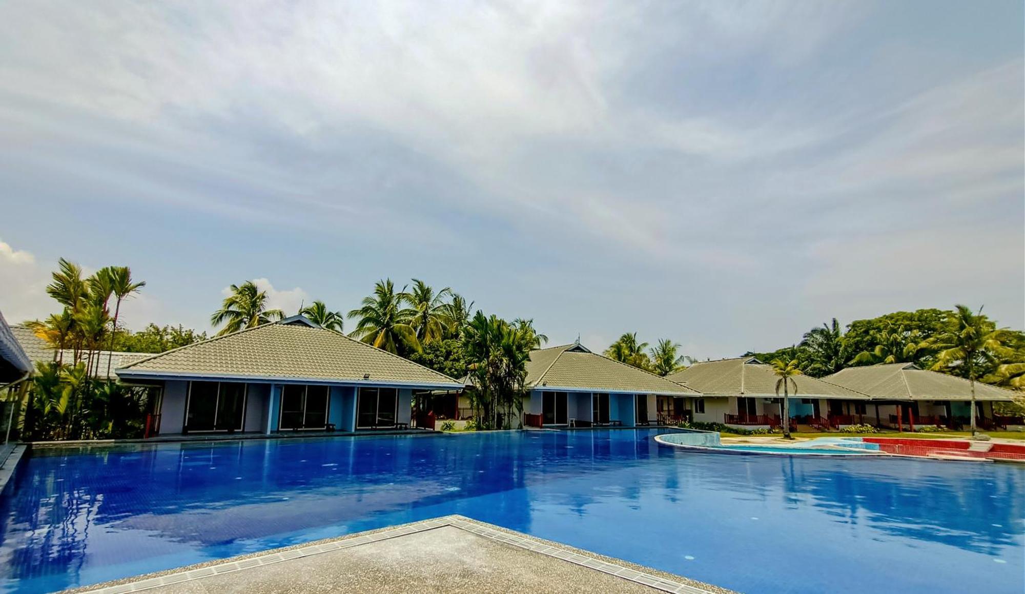 Artitaya Borneo Golf & Resort Papar Buitenkant foto