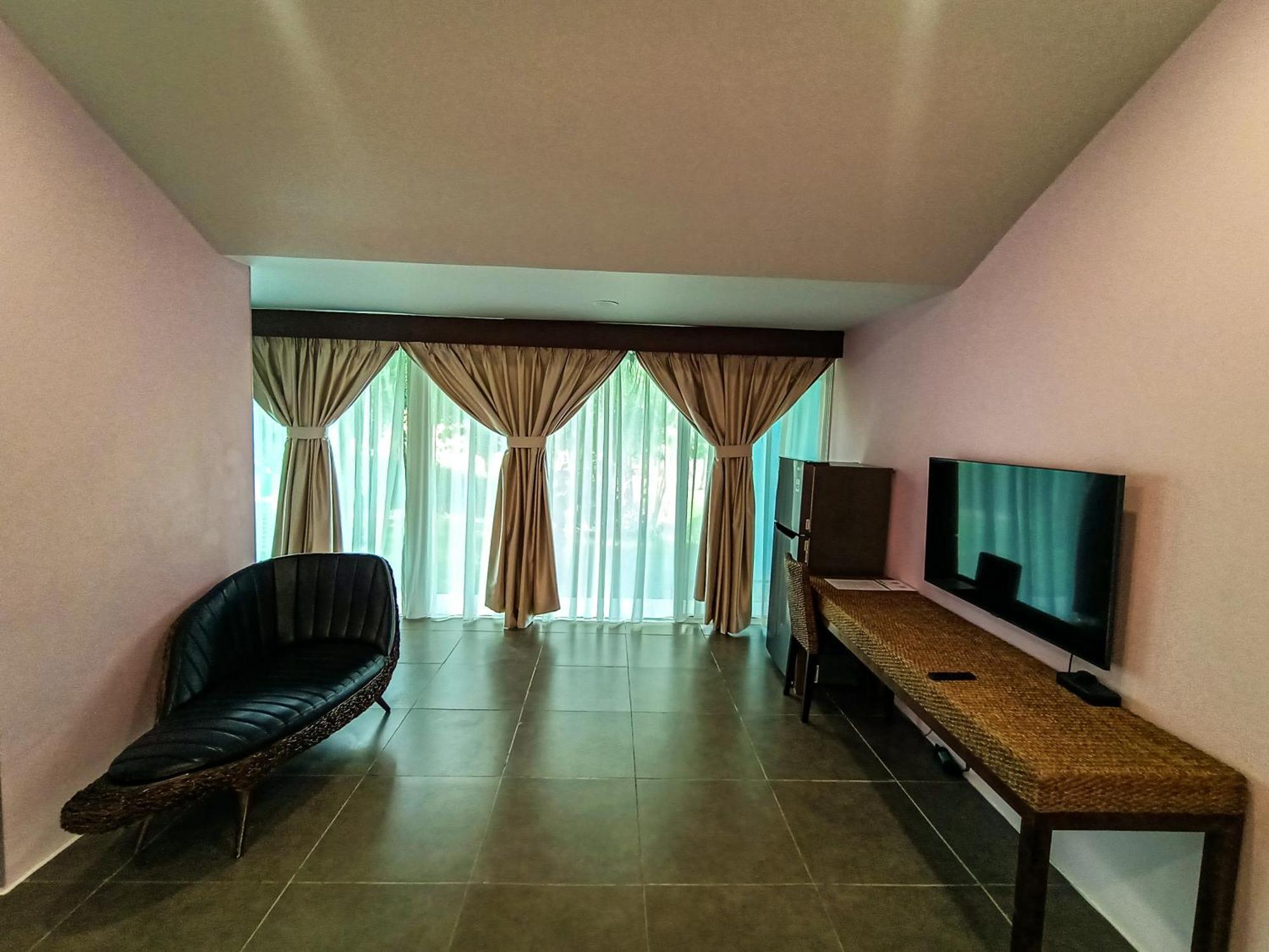 Artitaya Borneo Golf & Resort Papar Buitenkant foto