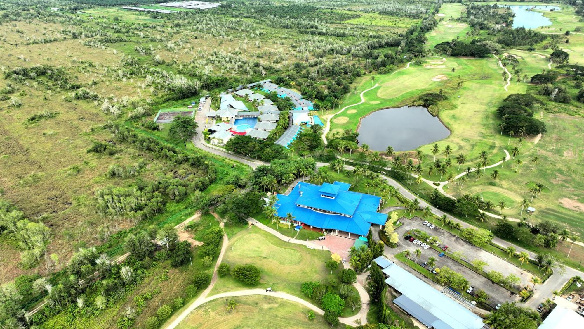 Artitaya Borneo Golf & Resort Papar Buitenkant foto