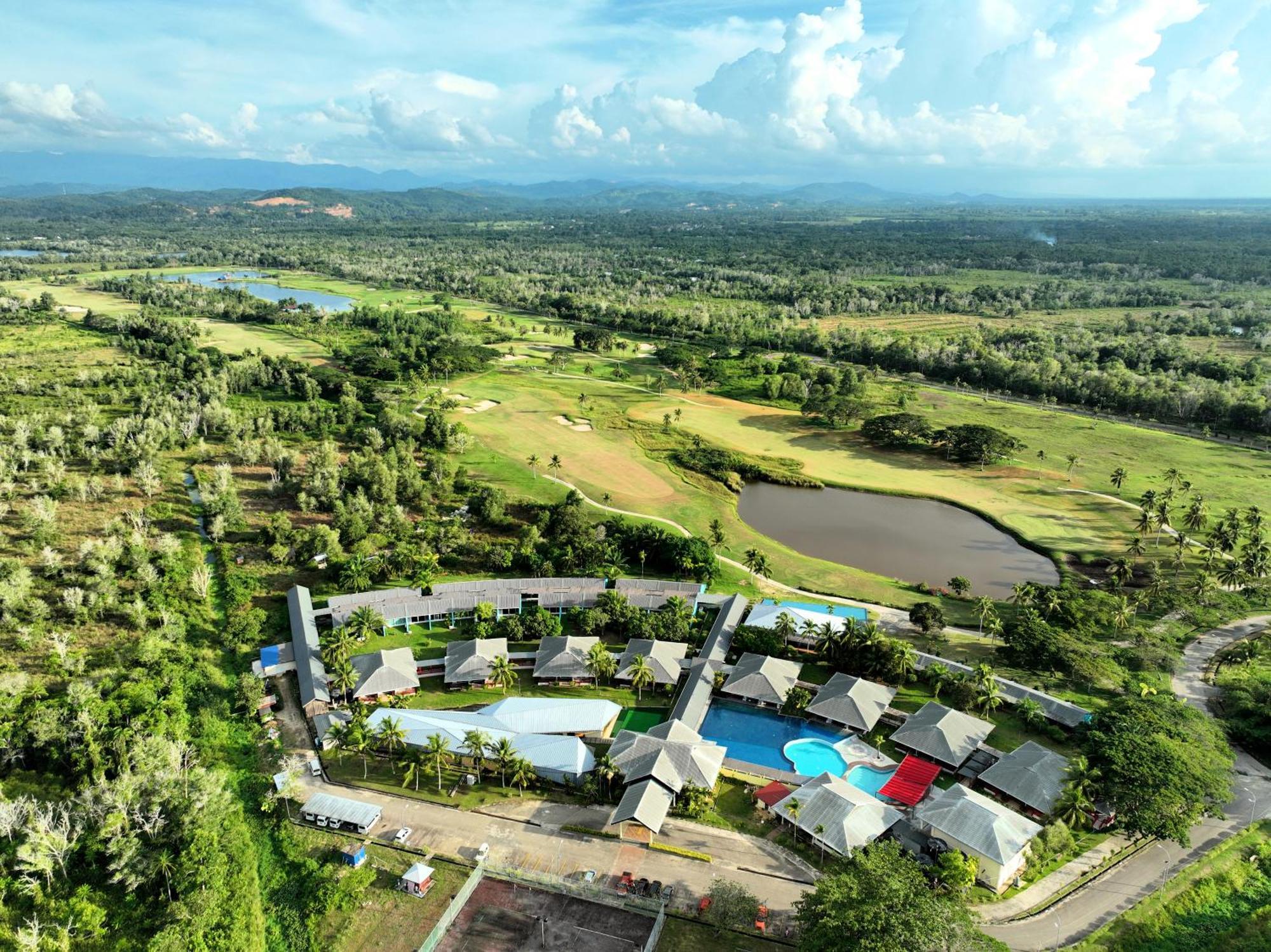 Artitaya Borneo Golf & Resort Papar Buitenkant foto
