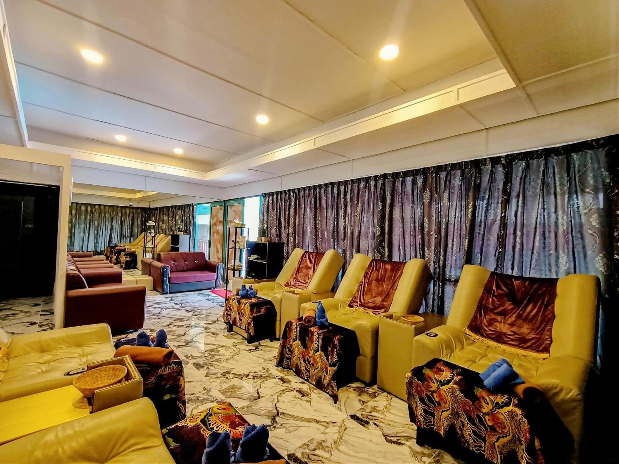 Artitaya Borneo Golf & Resort Papar Buitenkant foto