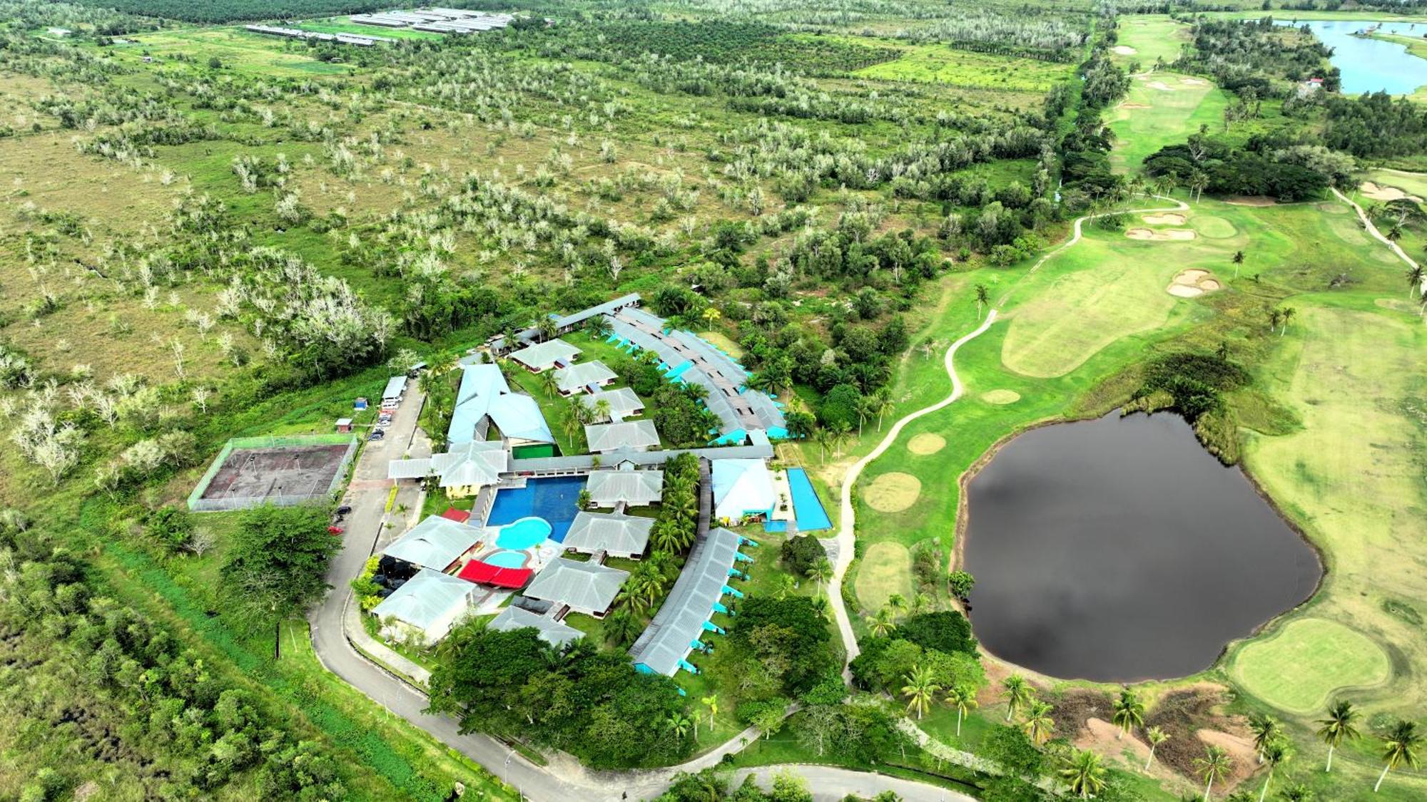 Artitaya Borneo Golf & Resort Papar Buitenkant foto