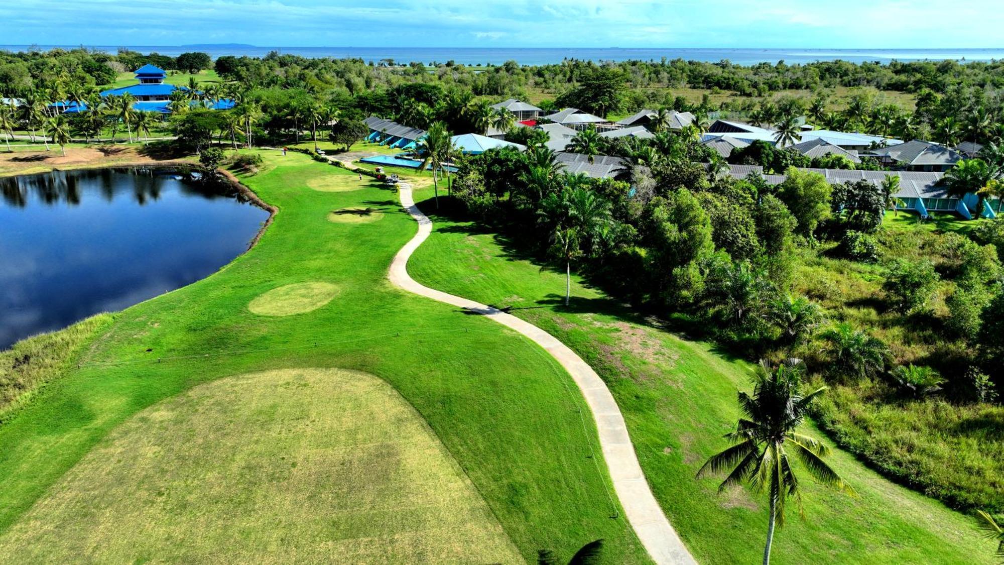 Artitaya Borneo Golf & Resort Papar Buitenkant foto