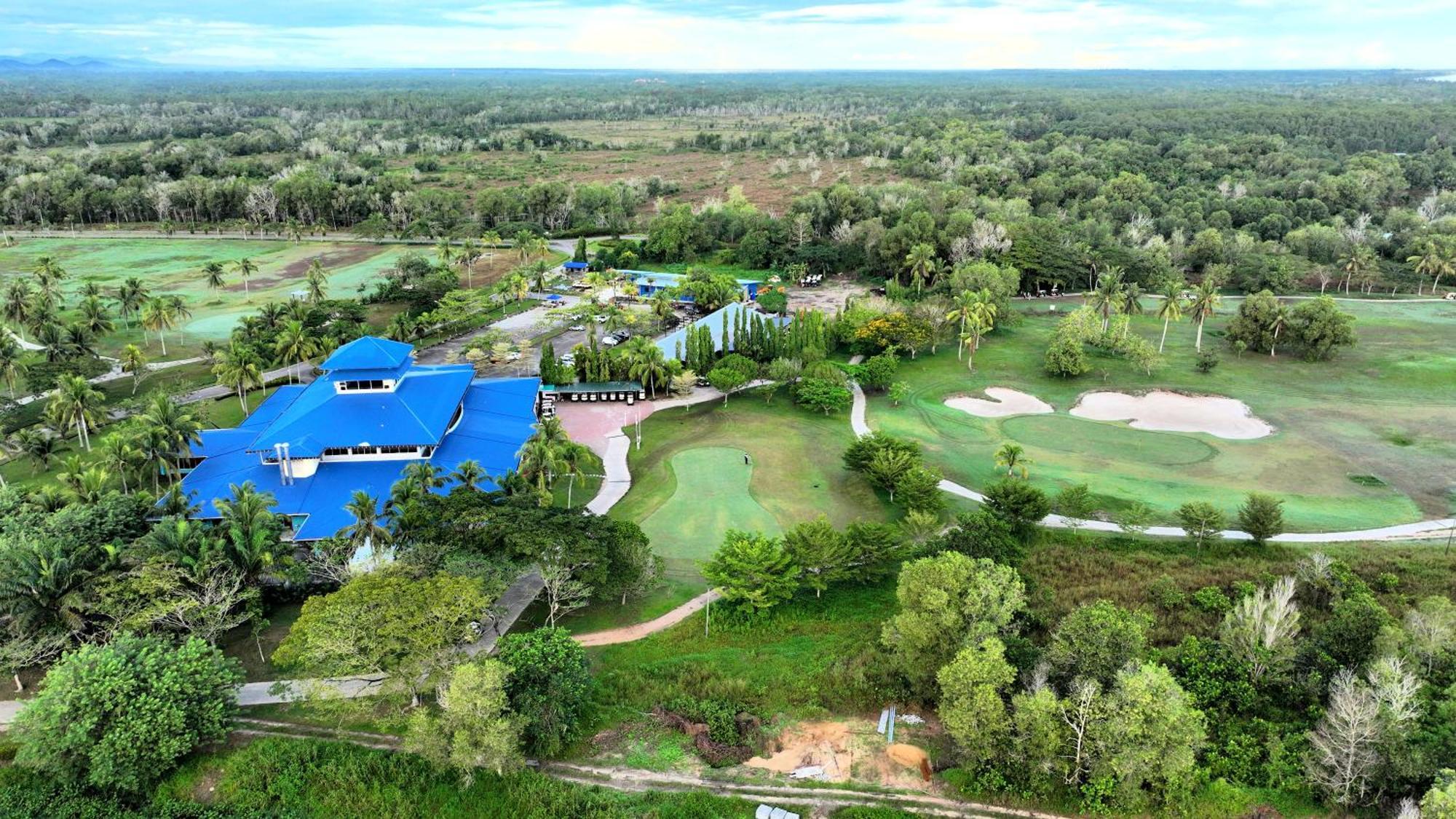 Artitaya Borneo Golf & Resort Papar Buitenkant foto