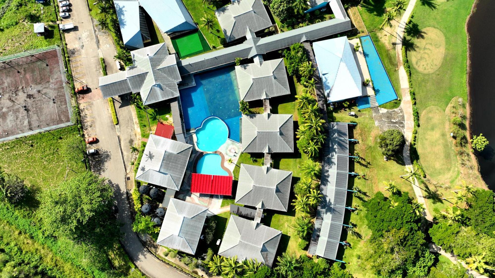 Artitaya Borneo Golf & Resort Papar Buitenkant foto