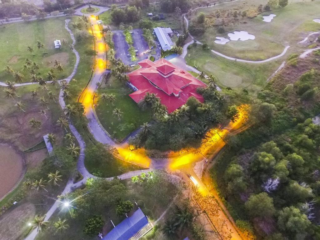 Artitaya Borneo Golf & Resort Papar Buitenkant foto